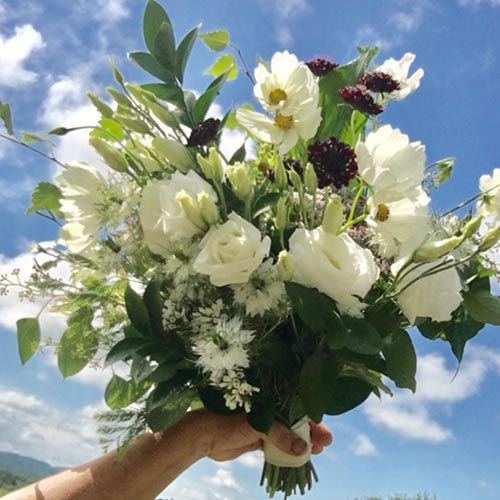 white wedding bouquet